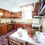 κομψό & πολυτελές νεοκλασικό στο κέντρο της πόλης * Kastoria