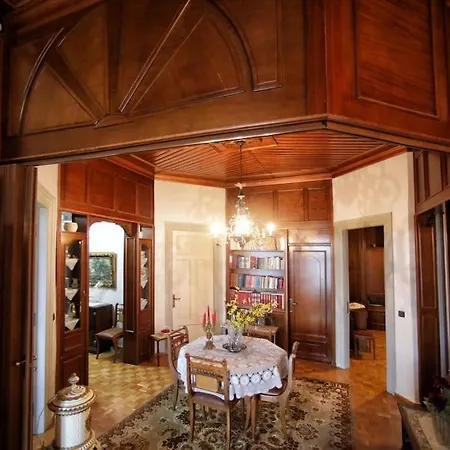 κομψό & πολυτελές νεοκλασικό στο κέντρο της πόλης