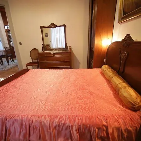 κομψό & πολυτελές νεοκλασικό στο κέντρο της πόλης *