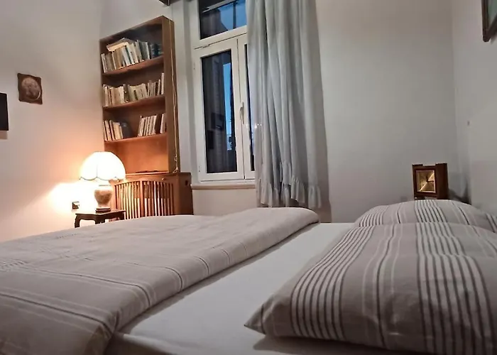 κομψό & πολυτελές νεοκλασικό στο κέντρο της πόλης Hébergement de vacances Kastoria