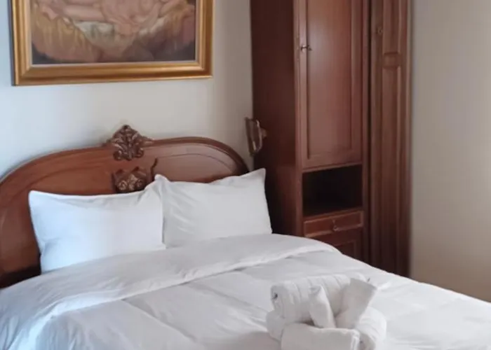 κομψό & πολυτελές νεοκλασικό στο κέντρο της πόλης Hébergement de vacances